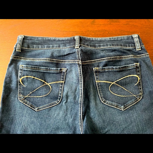 Chico’s Size 1 Regular Jeans. - Picture 3 of 4